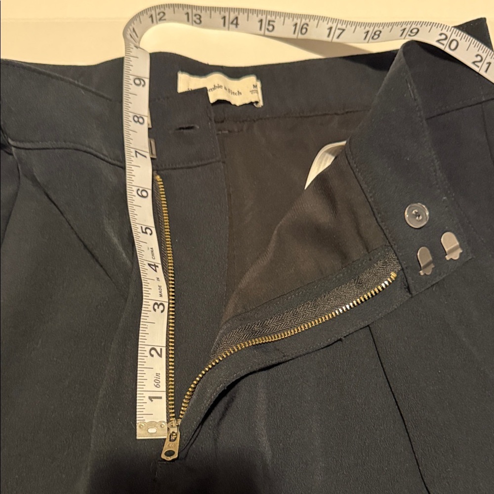 Abercrombie & Fitch Women's High Waist Black Shorts M - Picture 7 of 9